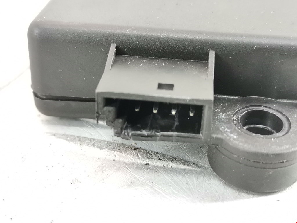 Усилитель антенны BMW 6er E63/E64 2003-2011