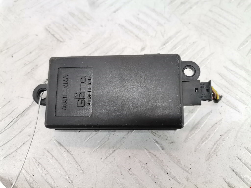 Усилитель антенны BMW 6er E63/E64 2003-2011