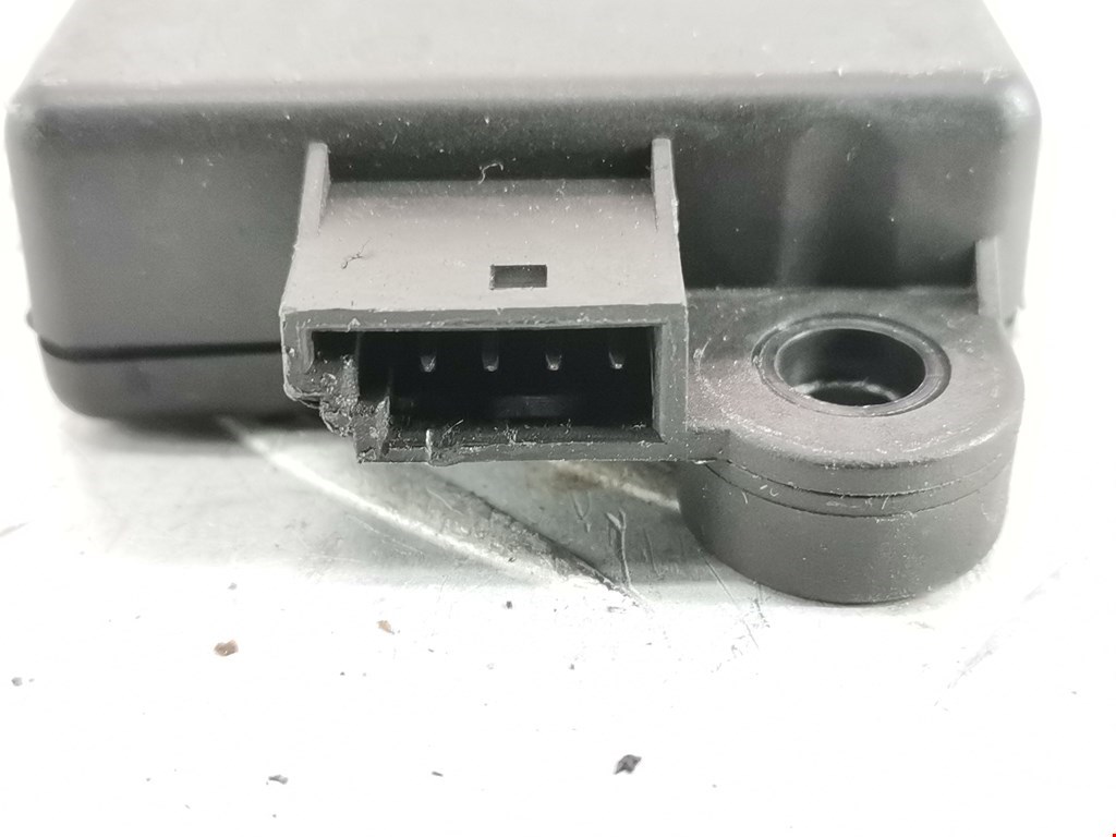 Усилитель антенны BMW 6er E63/E64 2003-2011