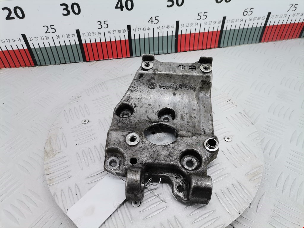 Кронштейн кондиционера FORD Focus II 2005-2011