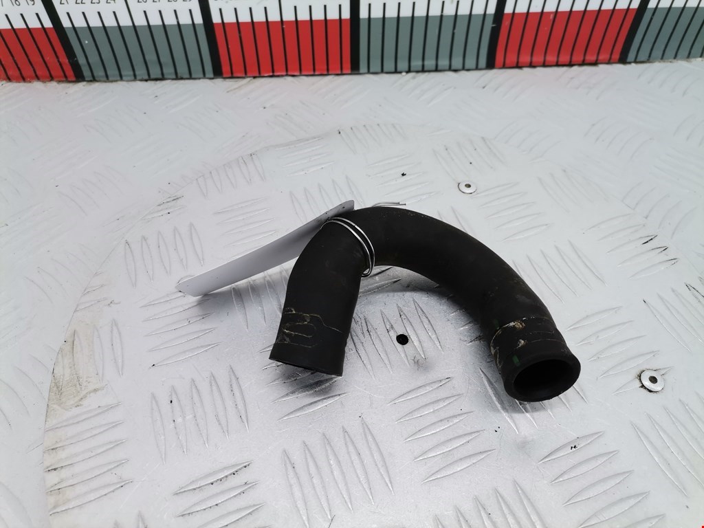 Патрубок FORD Focus II 2005-2011