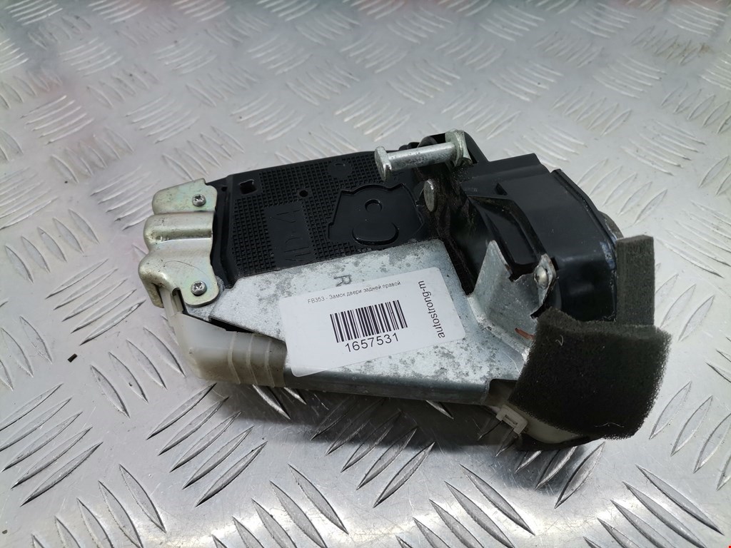 Замок двери задней правой TOYOTA Prius III XW30 2009-2015