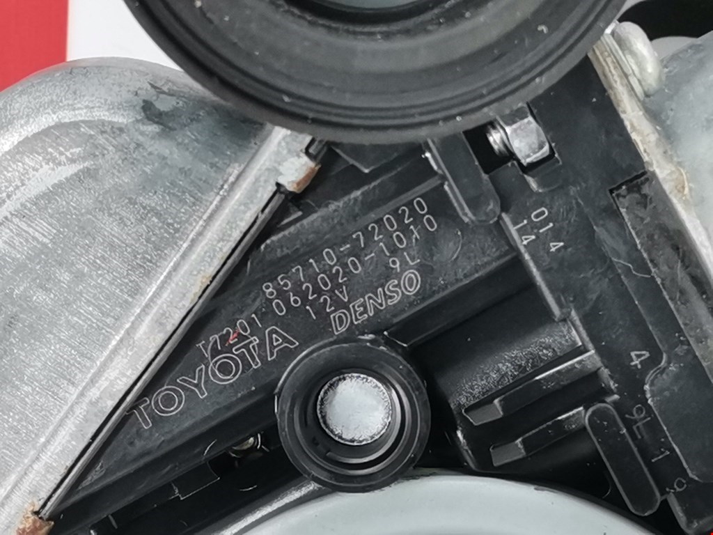 Стеклоподъемник задний правый TOYOTA Prius III XW30 2009-2015