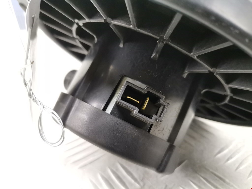 Моторчик (мотор) отопителя салона MITSUBISHI L200 KB 2006-2015