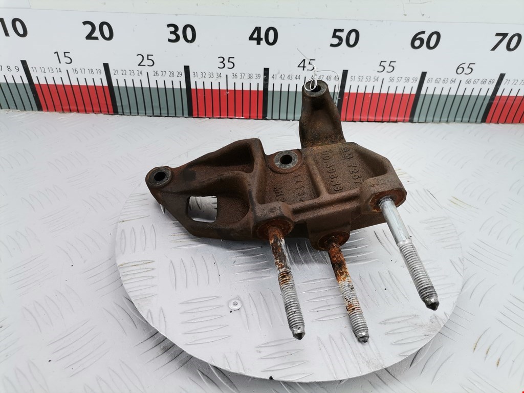 Кронштейн (крепление лапа) двигателя Opel Zafira A (1999-2006)