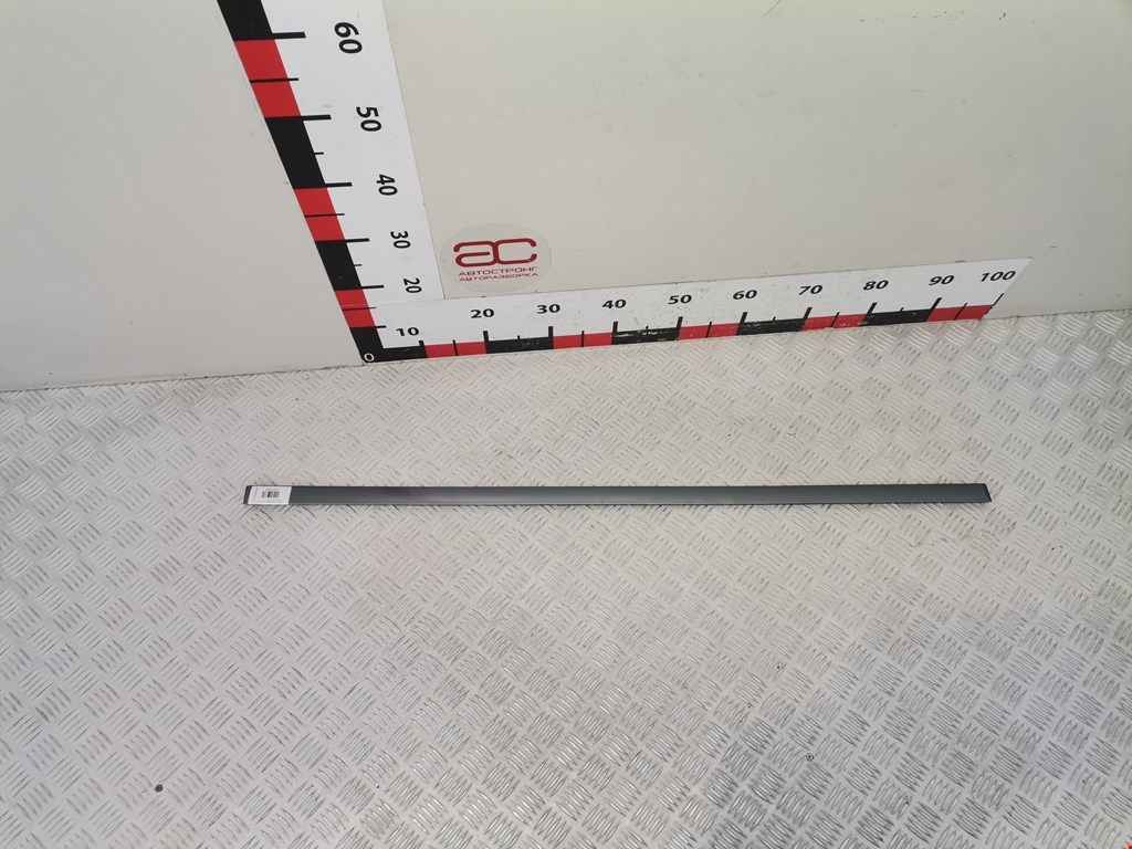 Накладка декоративная (молдинг) двери передней левой Audi A6 C5 (1997-2005)