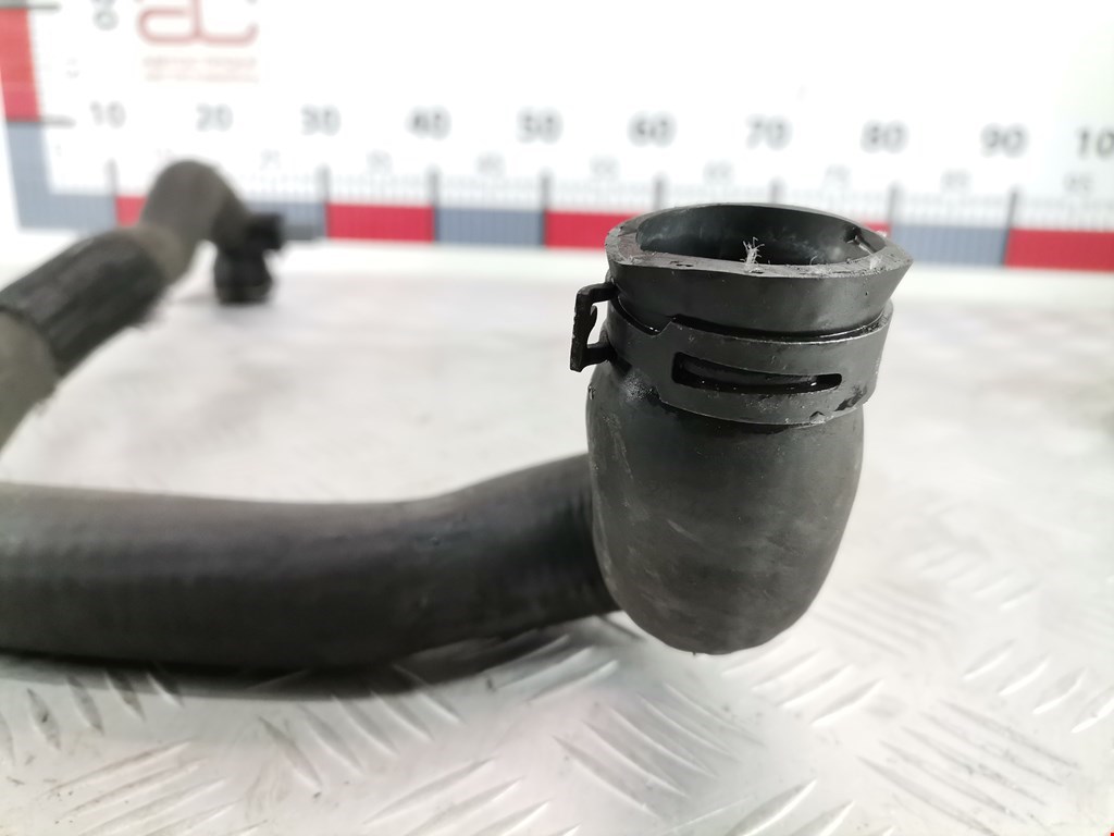 Патрубок VOLKSWAGEN Touran 2003-2010