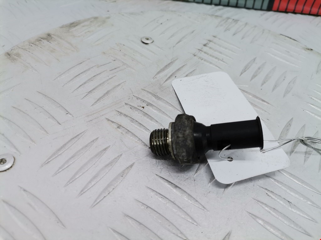 Датчик давления масла VOLVO S70 1997-2000