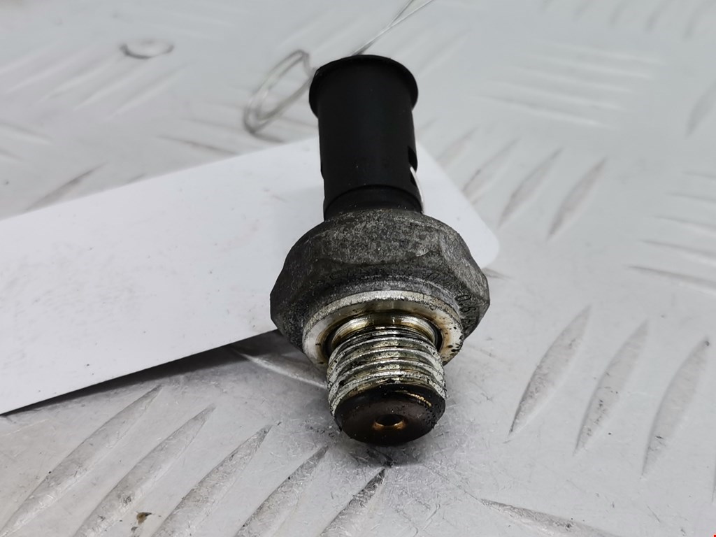 Датчик давления масла VOLVO S70 1997-2000