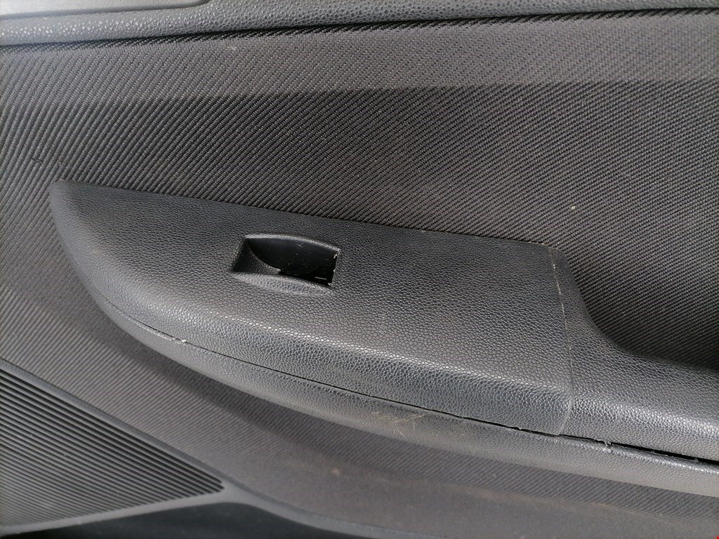 Обшивка двери передняя правая SKODA Fabia MK1 1999-2006