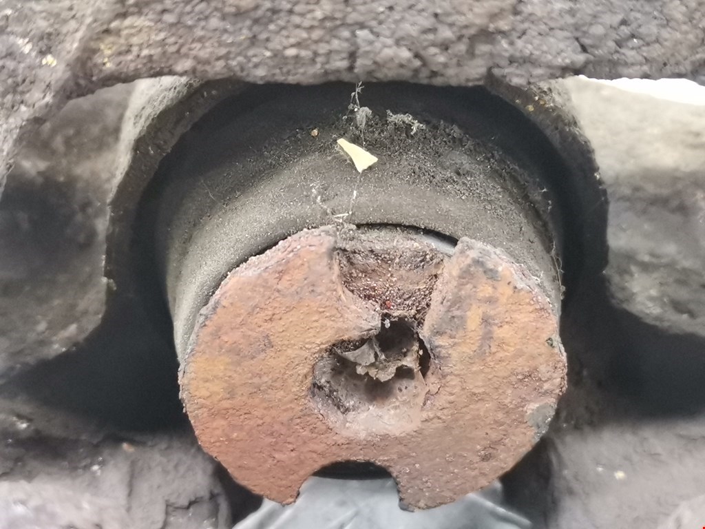 Суппорт задний правый FORD Mondeo III 2000-2007