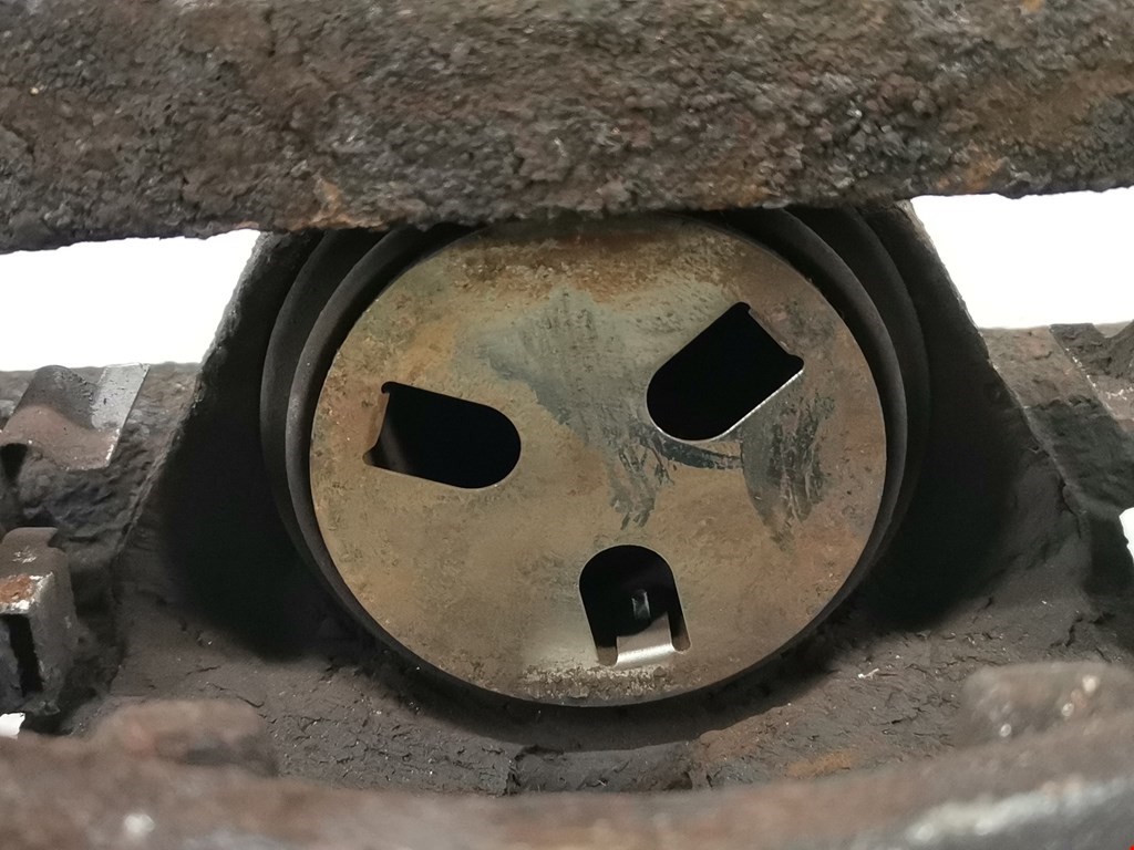 Суппорт передний правый HONDA Accord VI 1998-2002