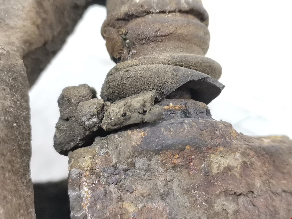 Суппорт передний левый MITSUBISHI L200 KB 2006-2015