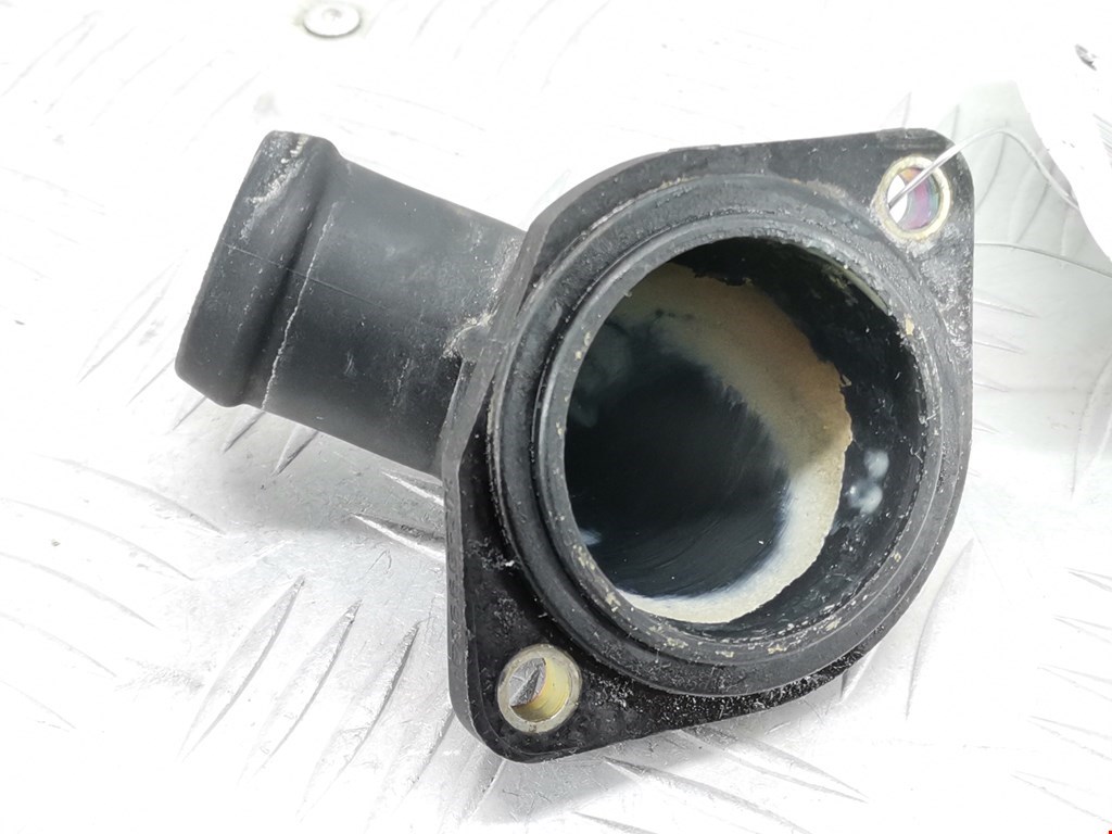 Корпус термостата AUDI A4 B5 1995-2001