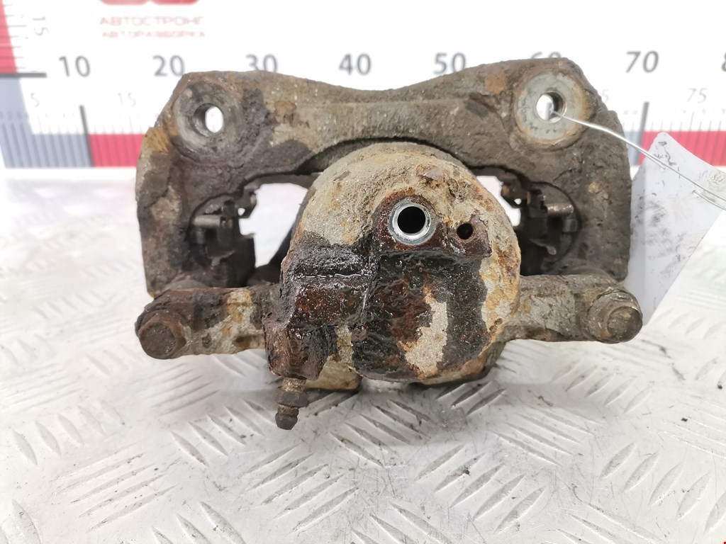 Суппорт передний правый TOYOTA RAV 4 XA30 2006-2012