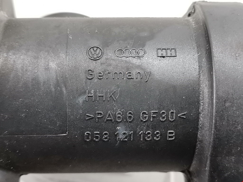 Тройник системы охлаждения AUDI A4 B5 1995-2001