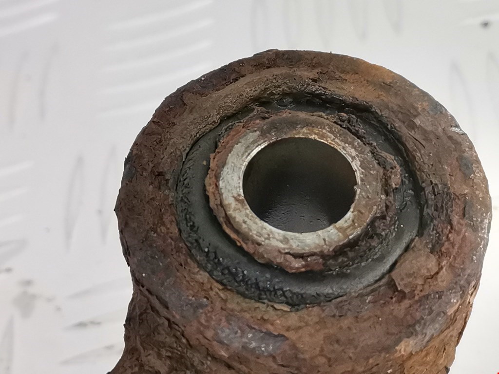 Амортизатор передний правый TOYOTA Land Cruiser Prado 120 2002-2009