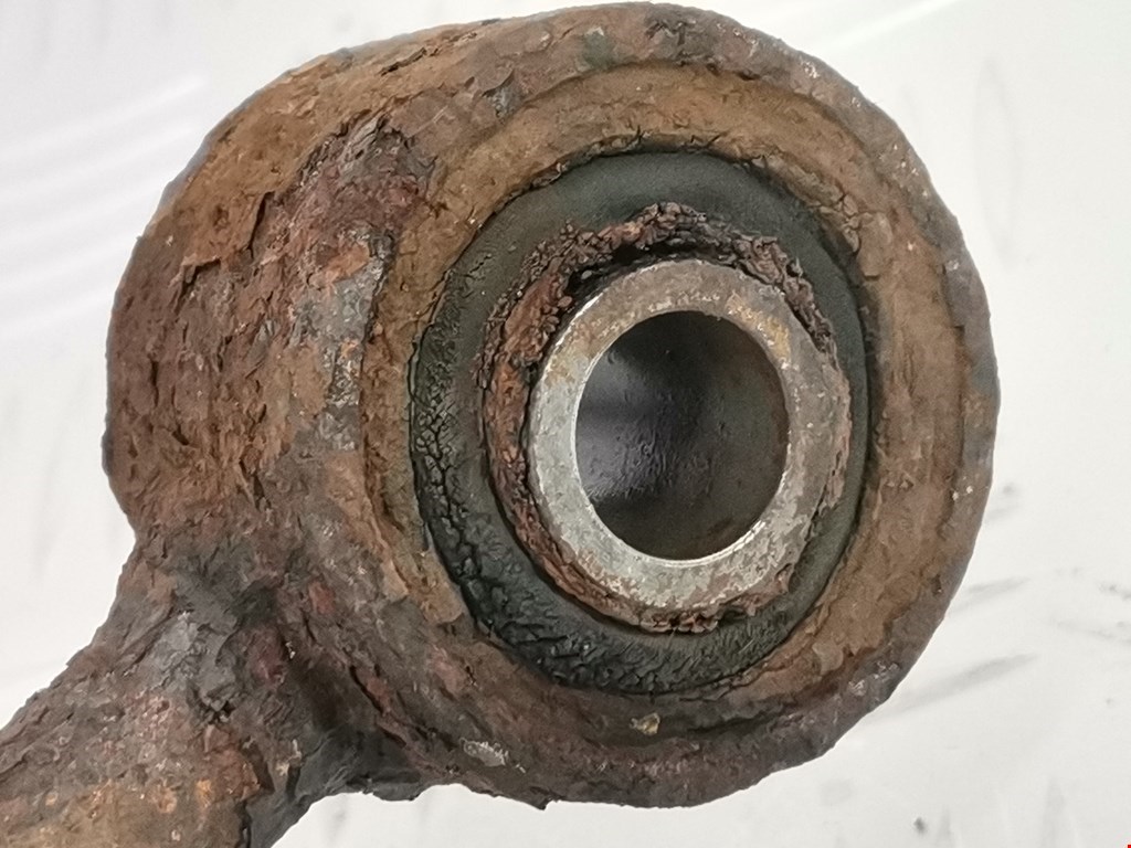 Амортизатор передний правый TOYOTA Land Cruiser Prado 120 2002-2009