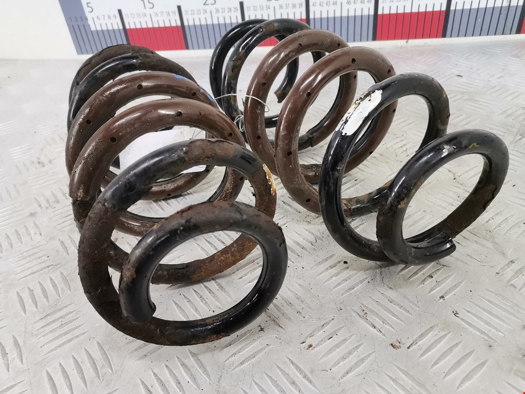 Пружина задняя левая/правая TOYOTA RAV 4 XA30 2006-2012