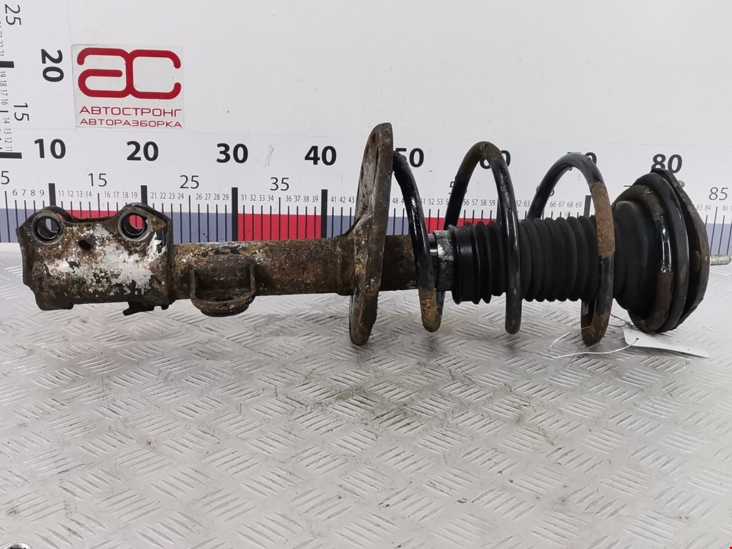 Амортизатор передний правый TOYOTA RAV 4 XA30 2006-2012