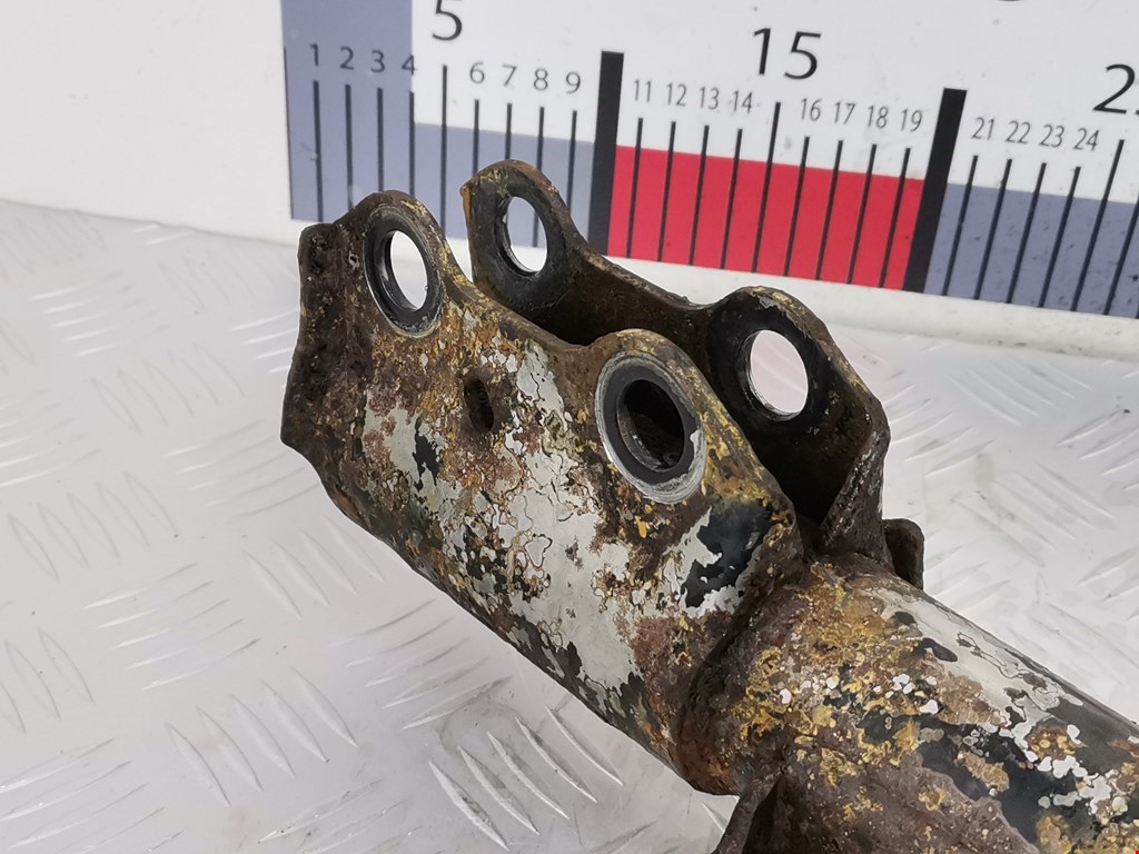 Амортизатор передний правый TOYOTA RAV 4 XA30 2006-2012