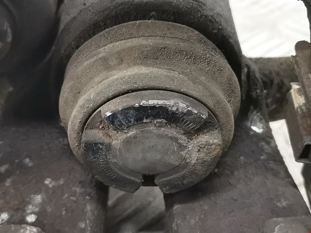 Суппорт задний левый VOLKSWAGEN Passat B6 2005-2011