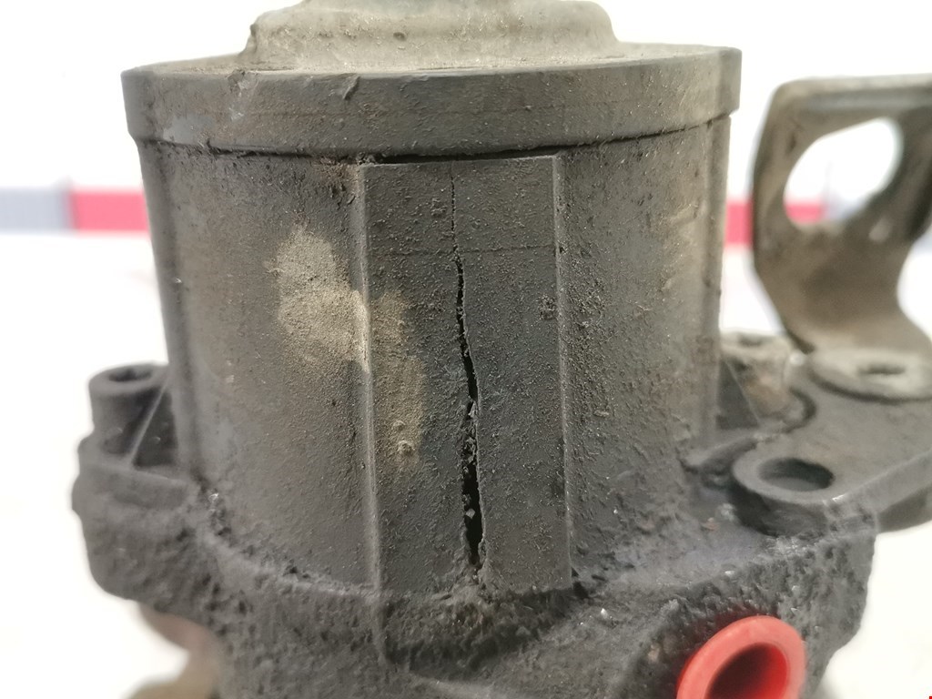 Суппорт задний левый VOLKSWAGEN Passat B6 2005-2011