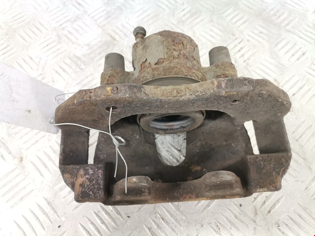 Суппорт передний левый Ford Focus 2 (2004-2011)