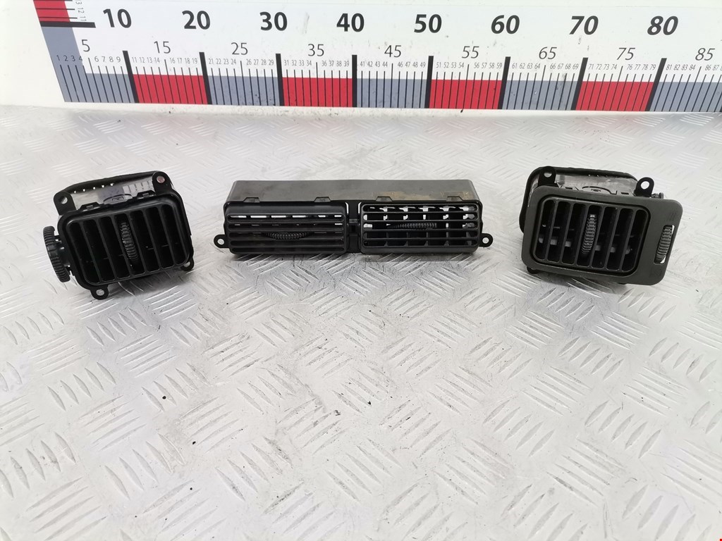 Дефлектор воздушный MITSUBISHI L200 K6,K7 1996-2006