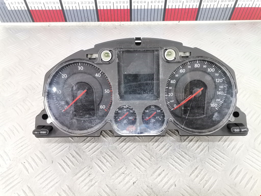 Панель приборов (щиток) VOLKSWAGEN Passat B6 2005-2011