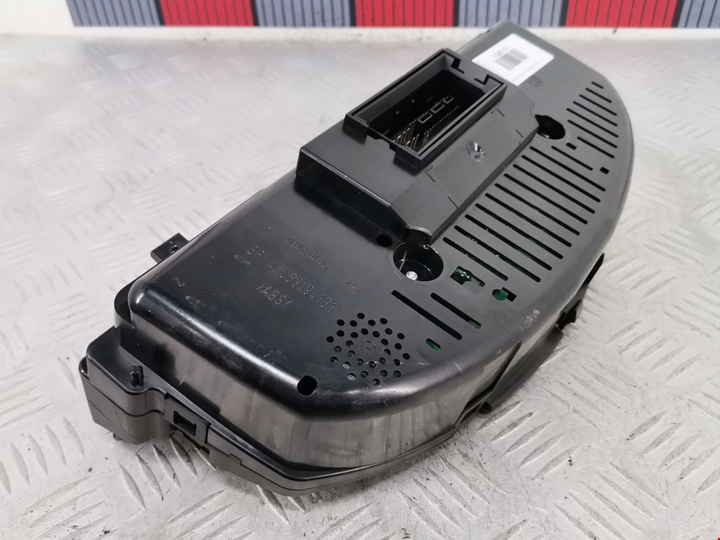 Панель приборов (щиток) VOLKSWAGEN Passat B6 2005-2011