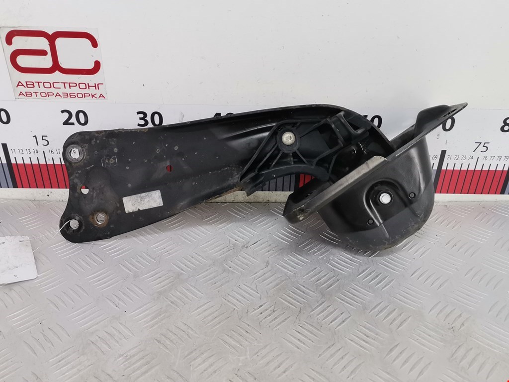 Рычаг задний правый VOLKSWAGEN Touran 2003-2010