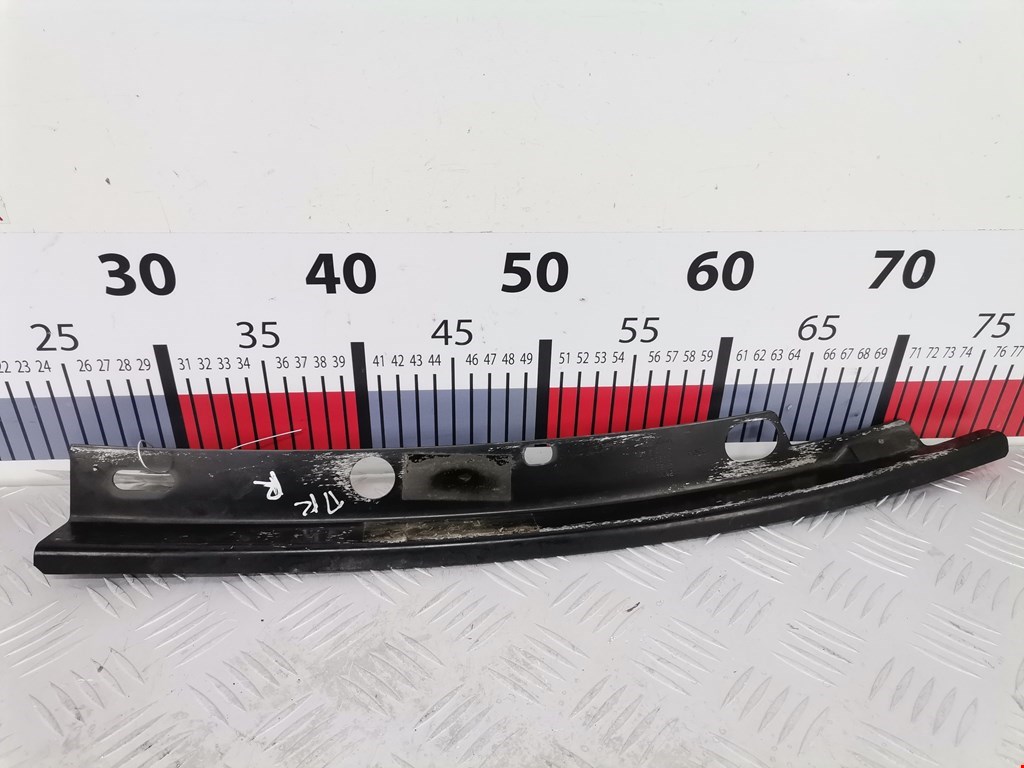 Кронштейн переднего бампера правый BMW 6er E63/E64 2003-2011