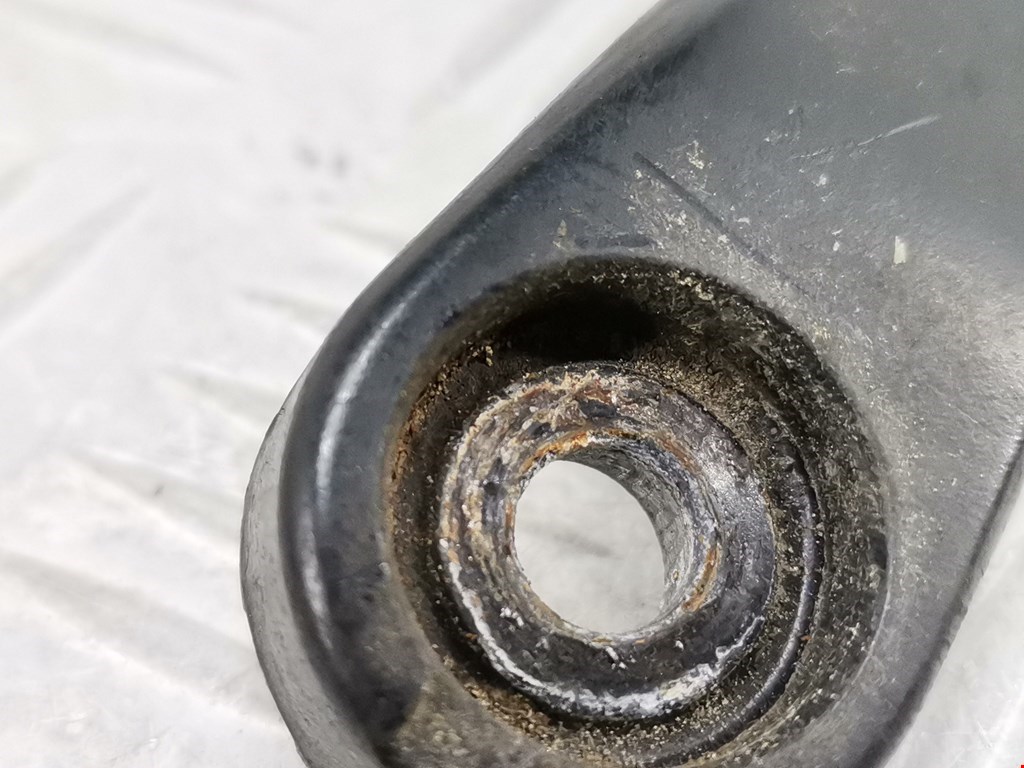 Поводок дворников передний левый/ правый SKODA Fabia MK1 1999-2006