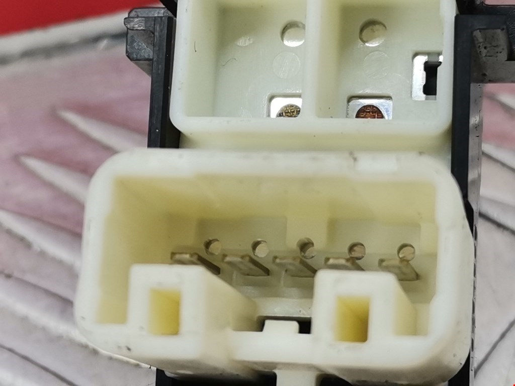 Кнопка стеклоподъемника TOYOTA RAV 4 XA30 2006-2012