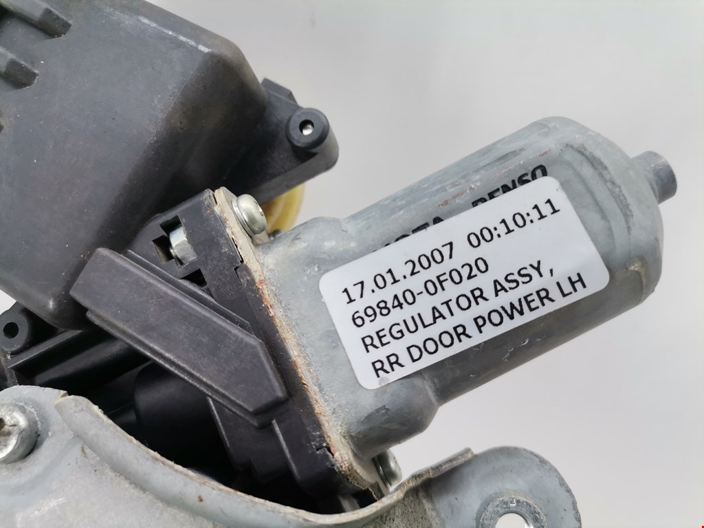 Стеклоподъемник задний левый TOYOTA Corolla Verso E121 AR10 2001-2009