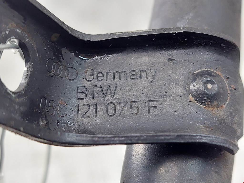 Патрубок AUDI A6 C5 1997-2004