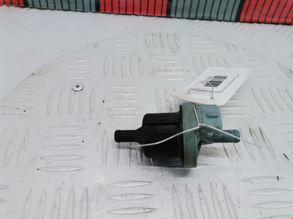 Клапан вентиляции топливного бака VOLKSWAGEN Polo III 1994-2001