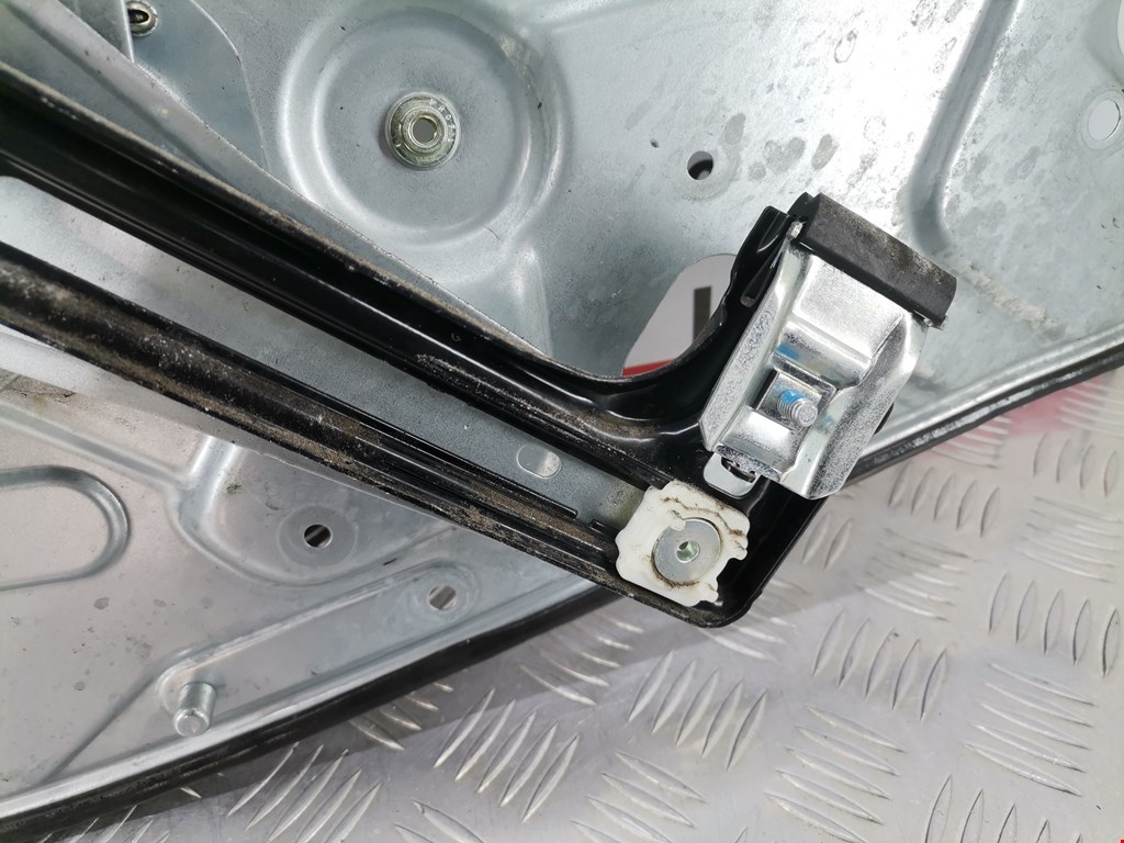 Стеклоподъемник задний левый FORD Focus II 2005-2011