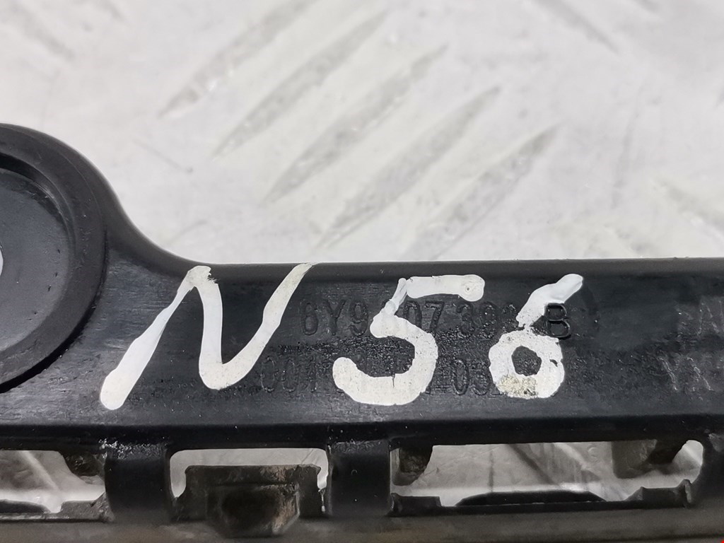 Кронштейн заднего бампера левый правый SKODA Fabia MK1 1999-2006