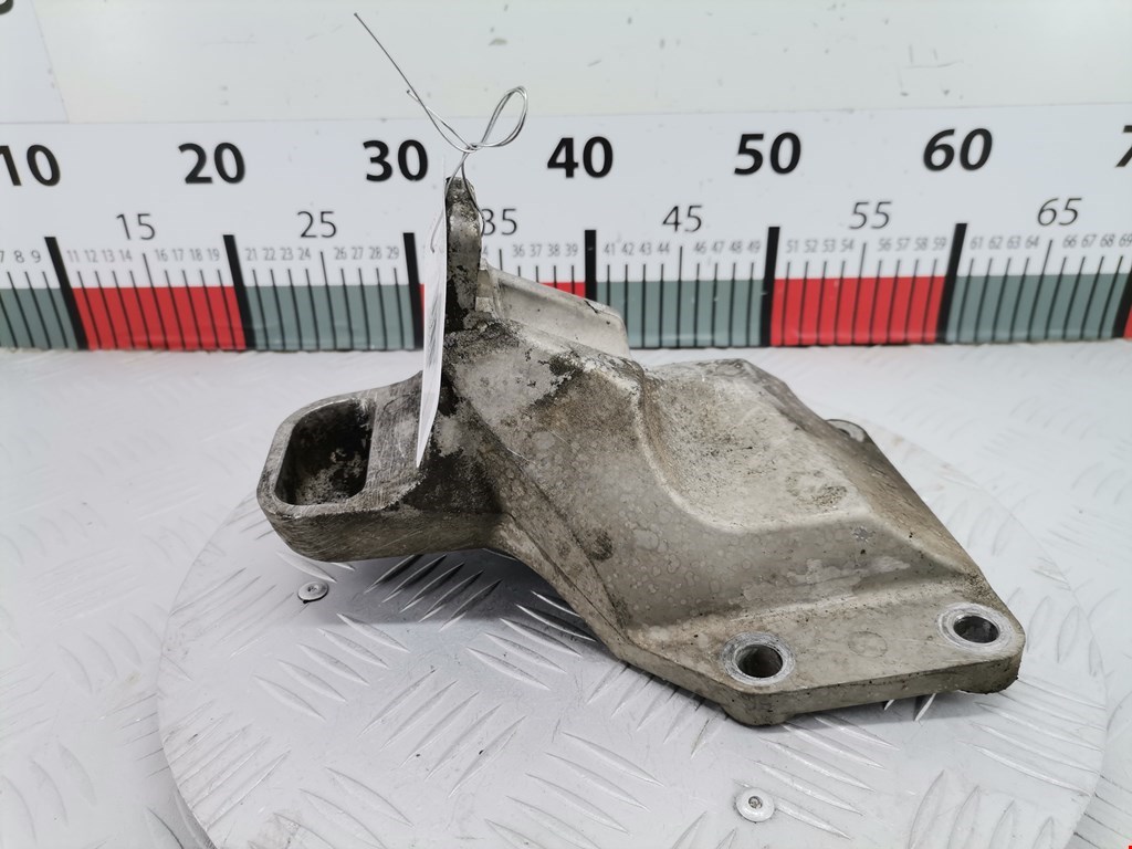 Кронштейн (крепление лапа) двигателя Infiniti FX 1 (S50) (2002-2008)