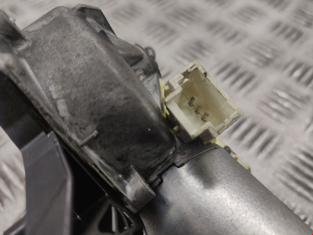 Моторчик стеклоочистителя задний RENAULT Trafic II 2001-2014