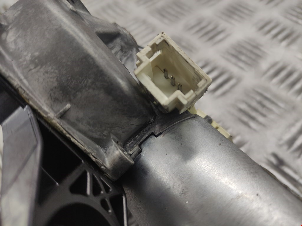 Моторчик стеклоочистителя задний RENAULT Trafic II 2001-2014