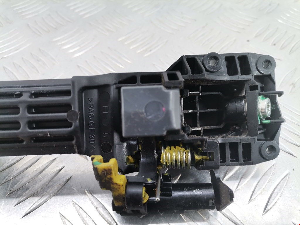 Ручка двери передней наружная левая TOYOTA Yaris II XP50 2005-2011