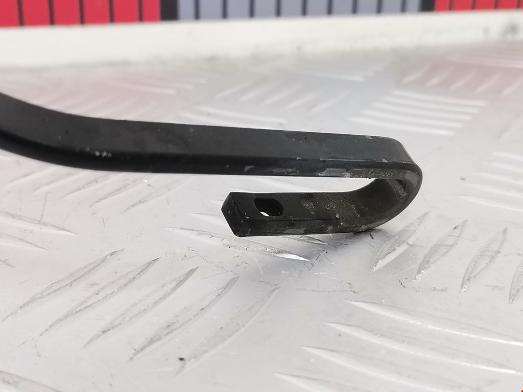 Поводок дворников передний левый/ правый SEAT Toledo 1998-2004