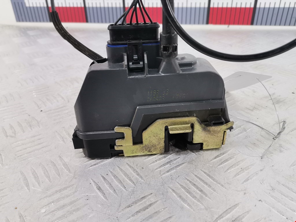 Замок двери задней правой RENAULT Scenic II 2003-2010