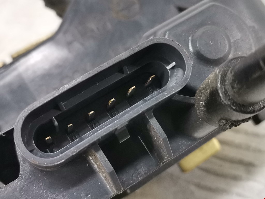 Замок двери задней правой RENAULT Scenic II 2003-2010