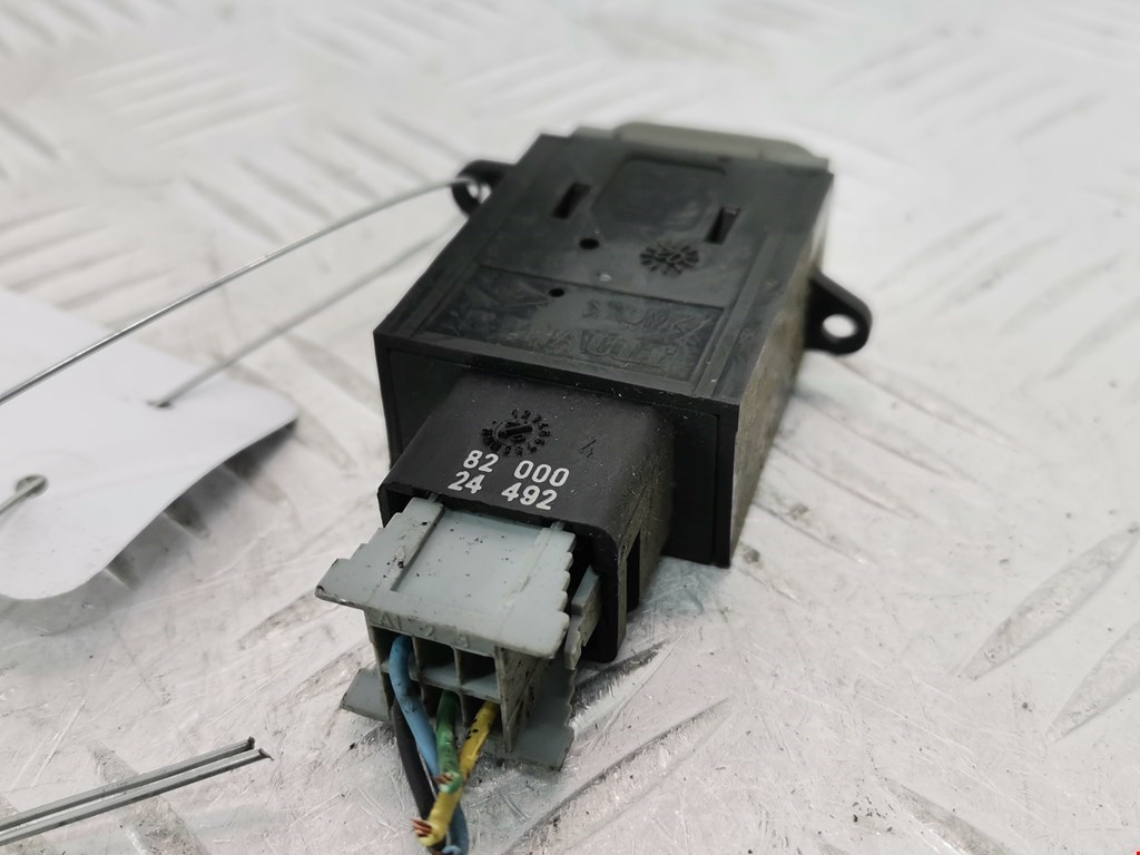 Кнопка антипробуксовочной системы RENAULT Scenic I 1996-2003