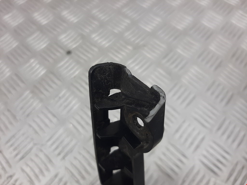 Кронштейн заднего бампера левый правый SKODA Fabia MK1 1999-2006