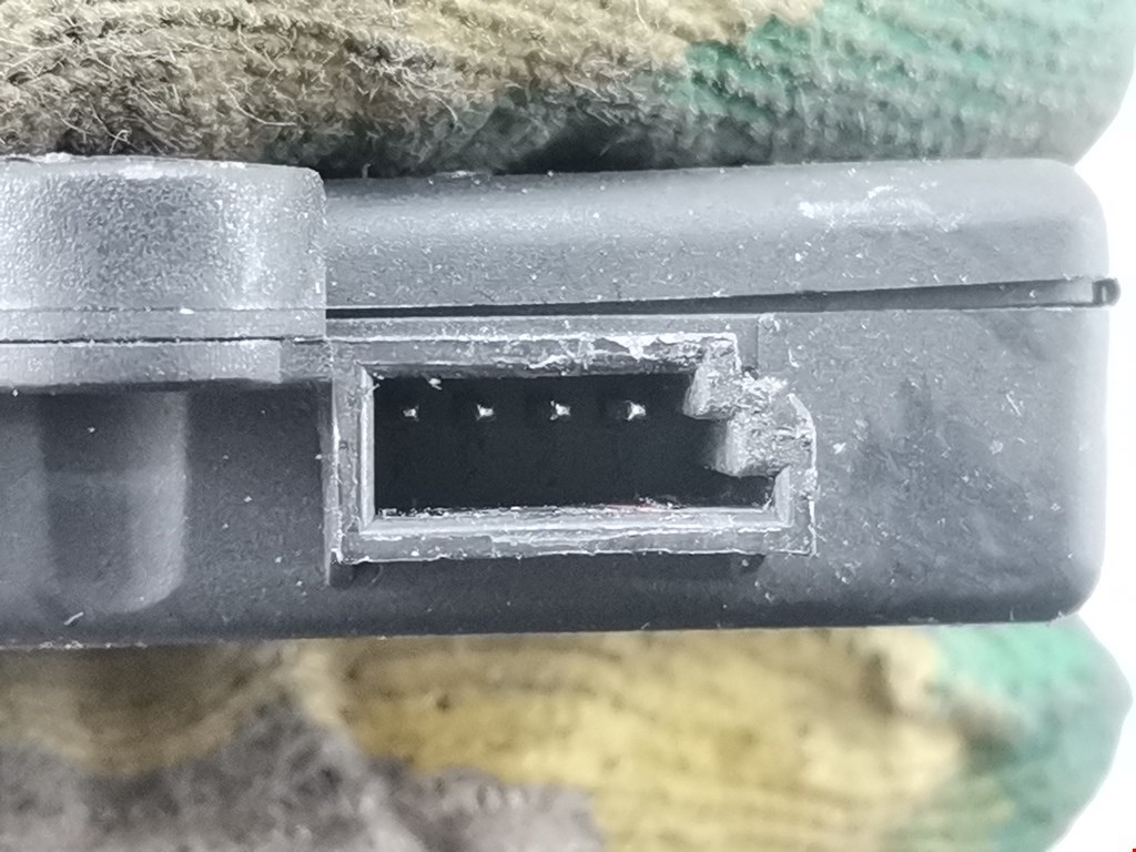 Усилитель антенны BMW 6er E63/E64 2003-2011